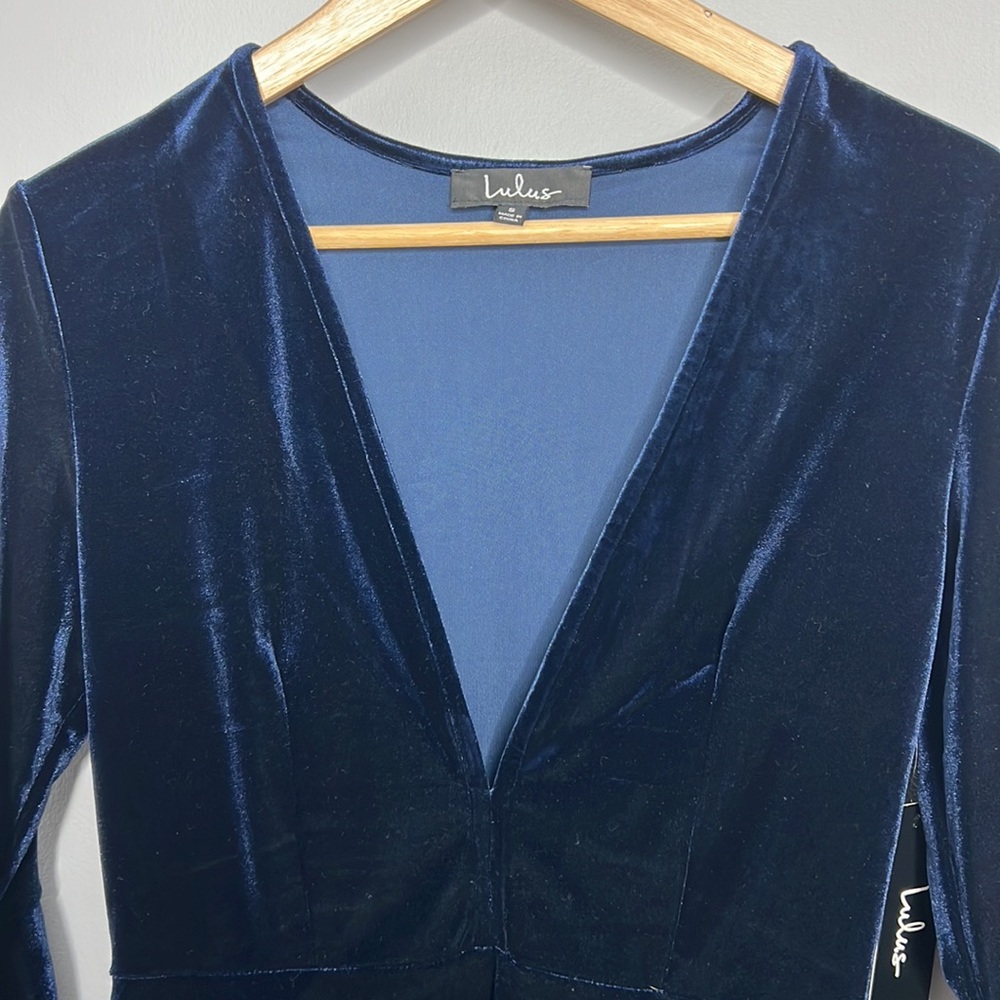 NWT Lulus Wrapped in Luxe Navy Blue Velvet Bell Sleeve Skater Dress Women size S - Picture 9 of 12
